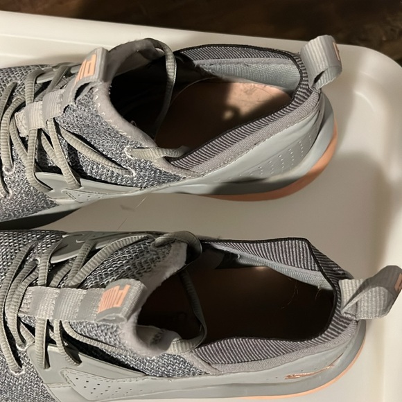 Puma Running Shoes - Picture 3 of 3